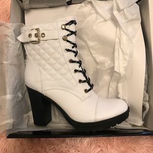 G by Guess women’s boots size 7.5